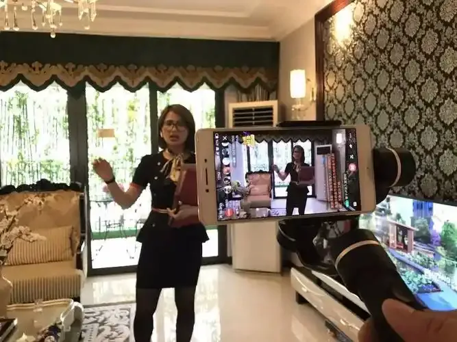 瑰丽直播评价用户头像展示图